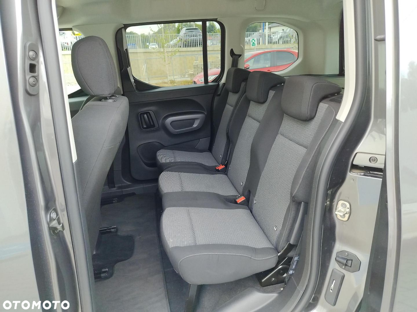 Toyota Proace City Verso 1.2 D-4T Business - 14