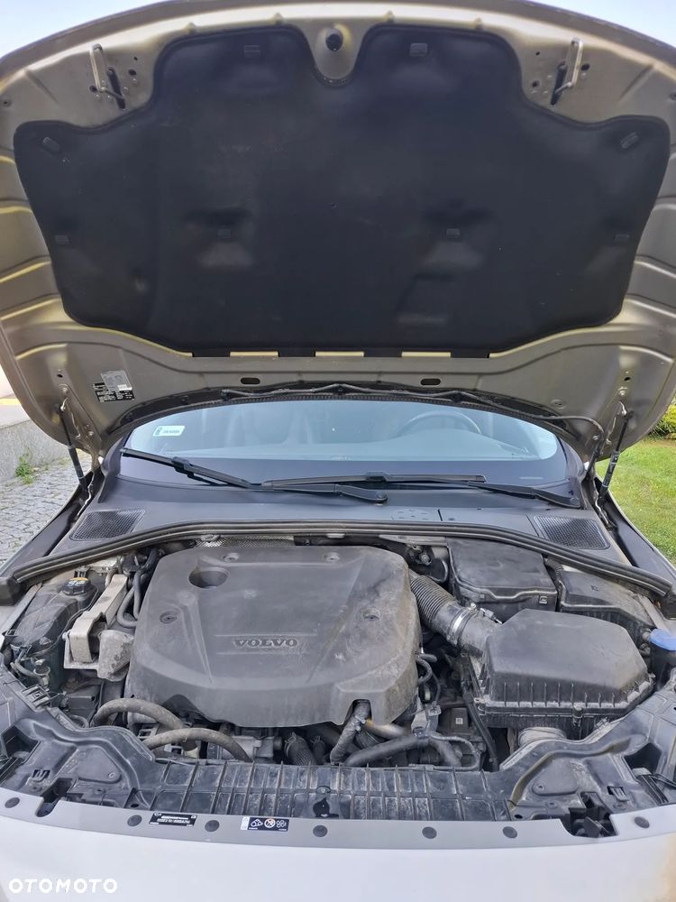 Volvo V60 D3 Drive-E Momentum - 9