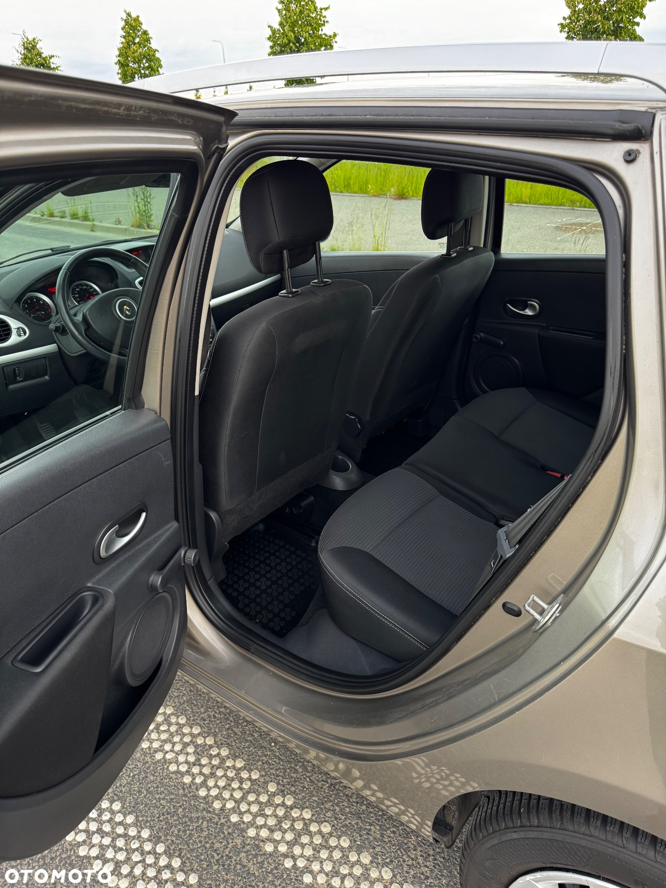 Renault Clio 1.2 16V Authentique - 10