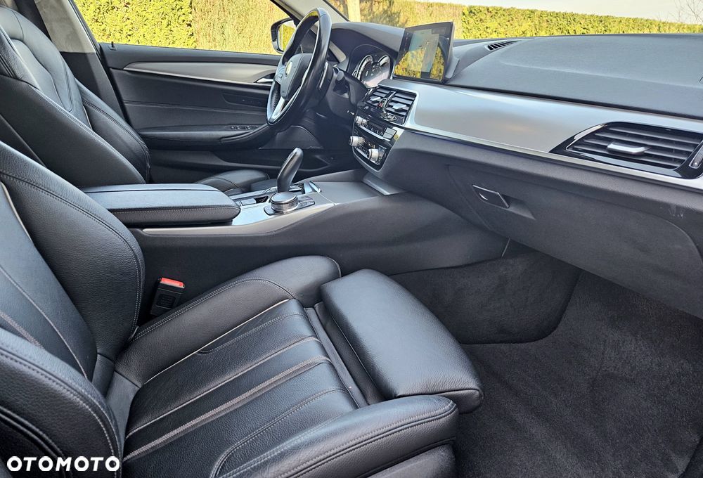 BMW Seria 5 530d xDrive Sport Line - 18