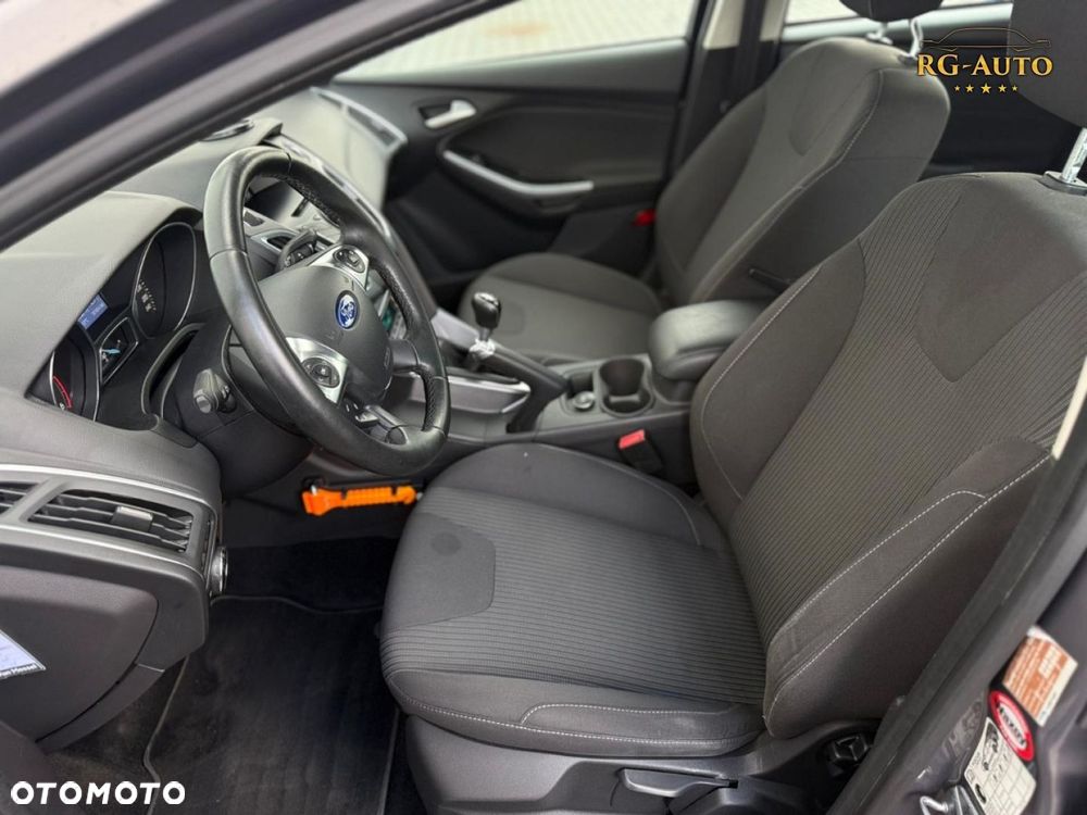Ford Focus - 35