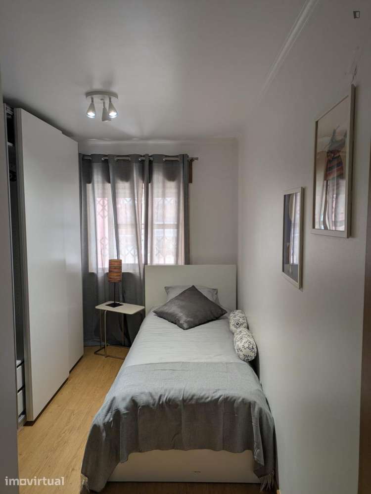 Quarto - localizado em Lumiar Lisbon - Grande imagem: 4/7