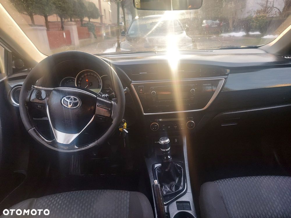 Toyota Auris 1.4 D-4D Design Edition - 21