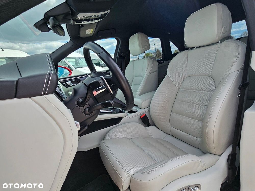 Porsche Macan - 22