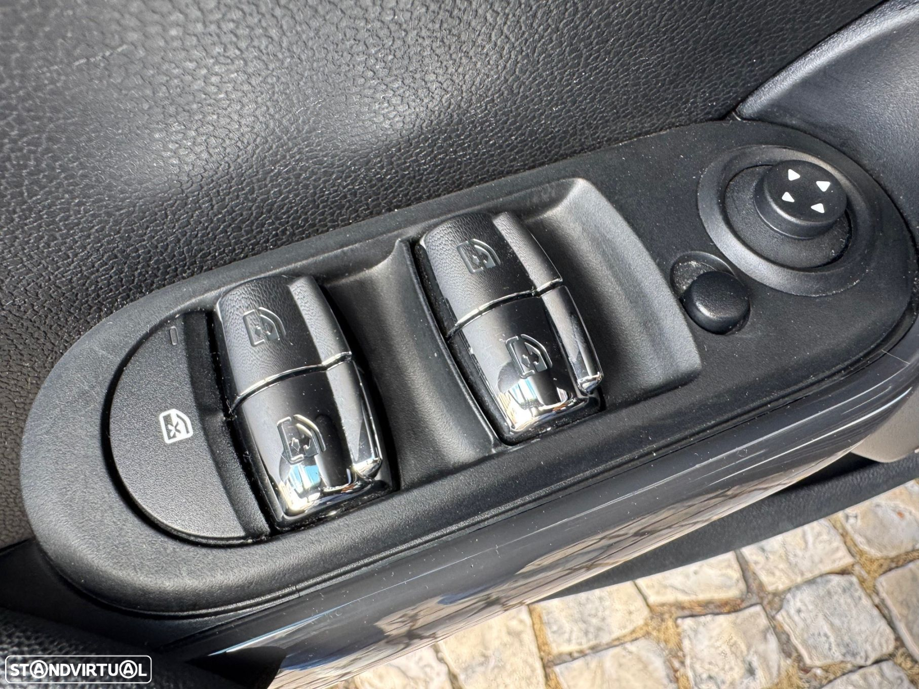 MINI 5 Portas One D - 43