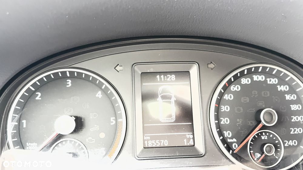 Volkswagen Touran 2.0 TDI DPF STYLE - 29
