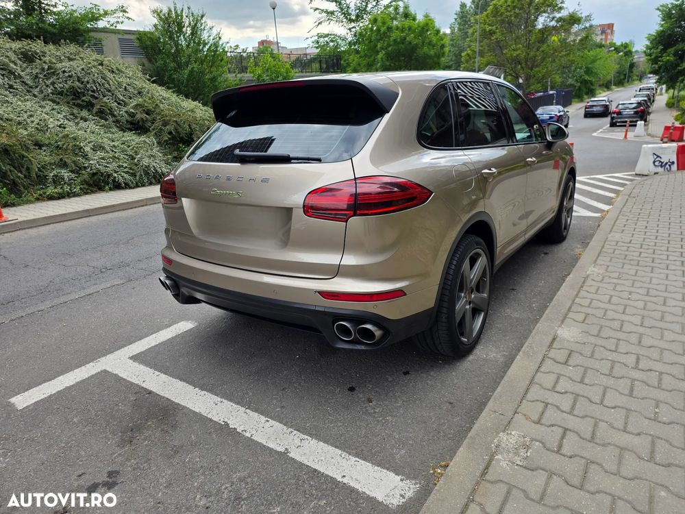 Porsche Cayenne - 4