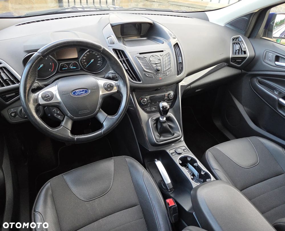 Ford Kuga 2.0 TDCi 2x4 Titanium - 14