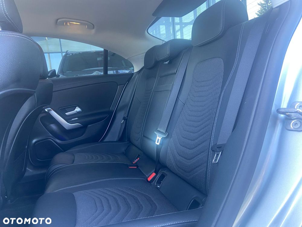 Mercedes-Benz CLA 180 Progressive 7G-DCT - 9