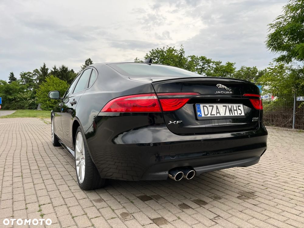 Jaguar XF 20d AWD R-Sport - 17