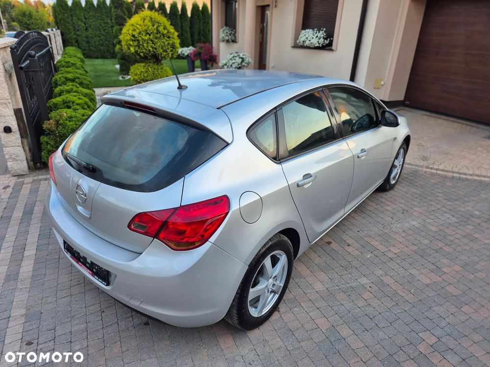 Opel Astra 1.6 111 - 10