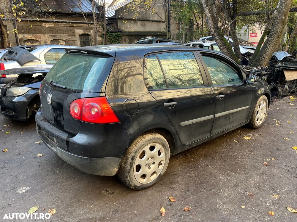 Dezmembrez VW Volkswagen Golf 5 benzina negru 2006 - 3