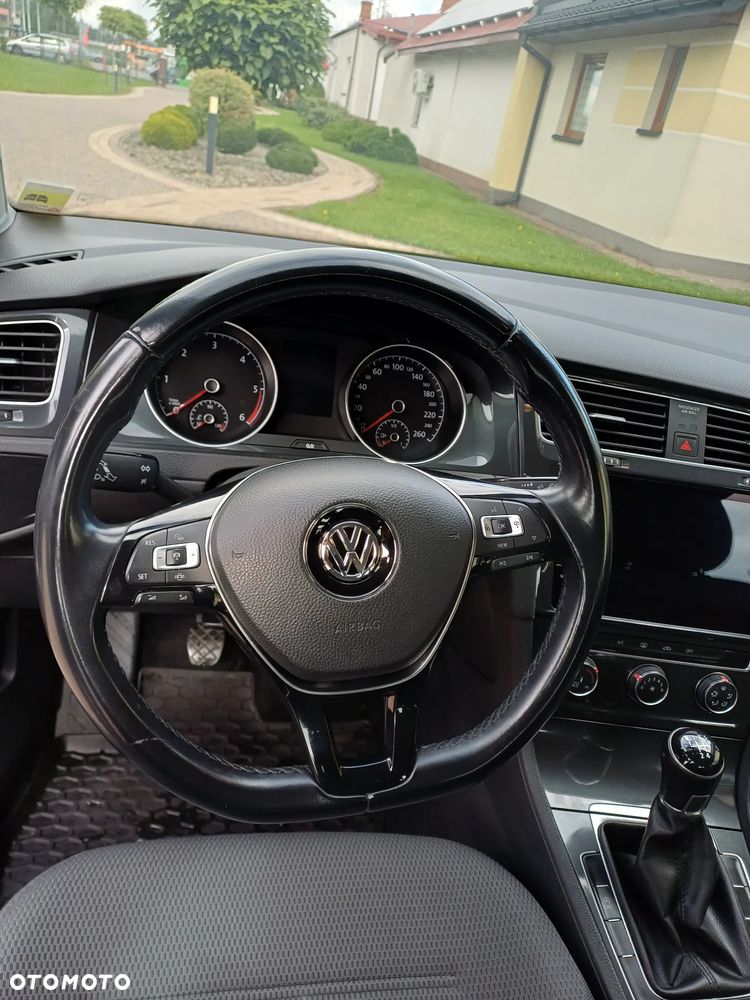 Volkswagen Golf - 5