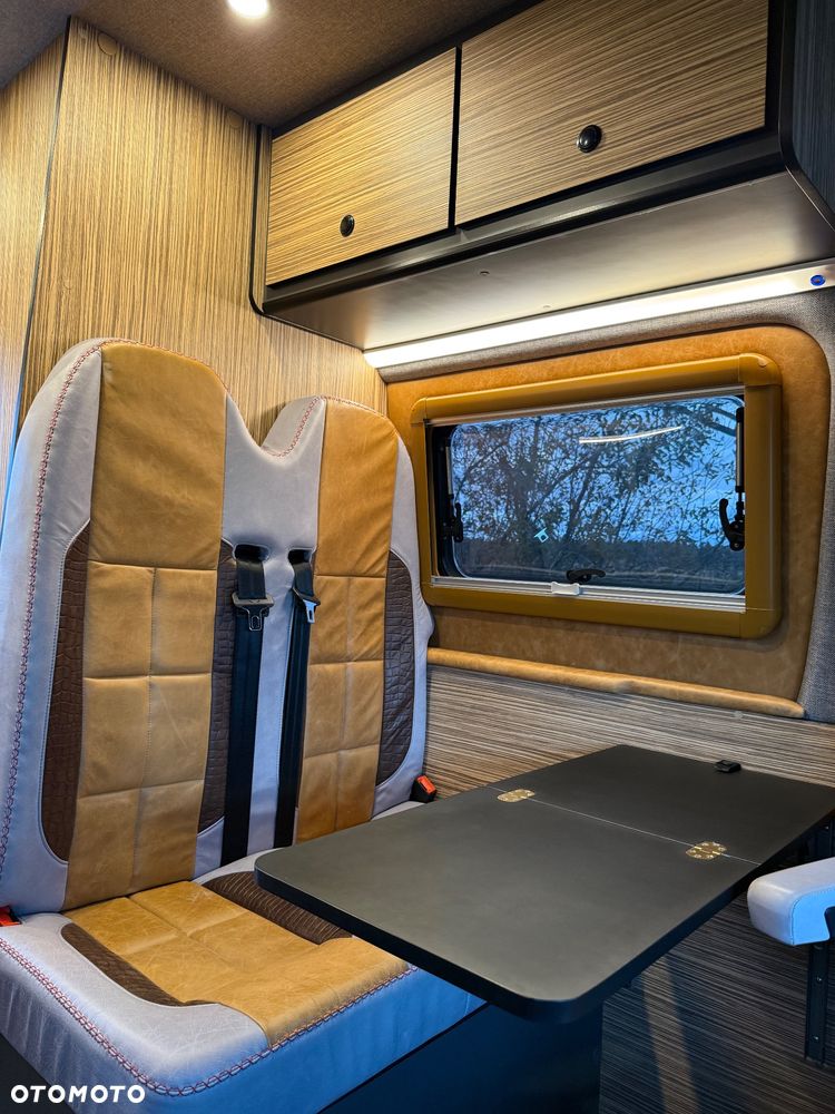 Mercedes-Benz Sprinter - 15