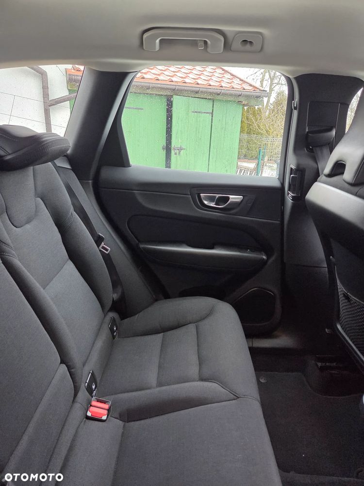 Volvo XC 60 T4 Momentum - 8