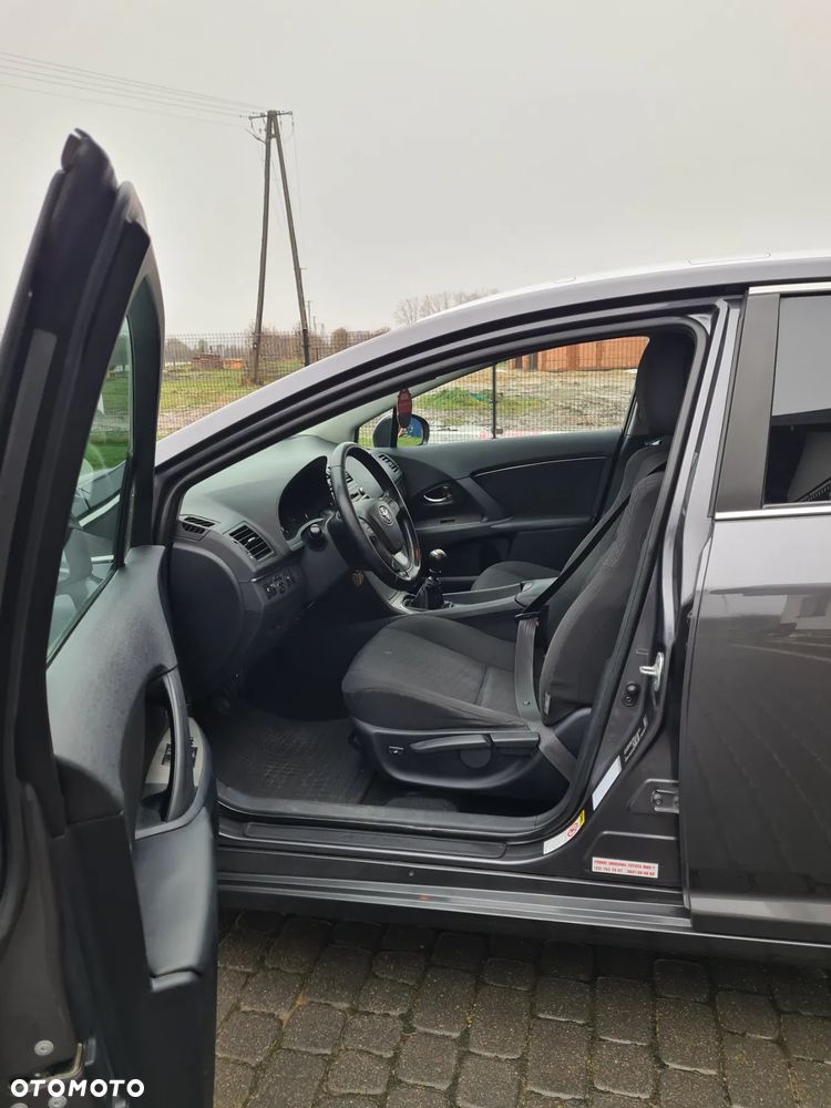 Toyota Avensis 2.0 D-4D Sol - 22