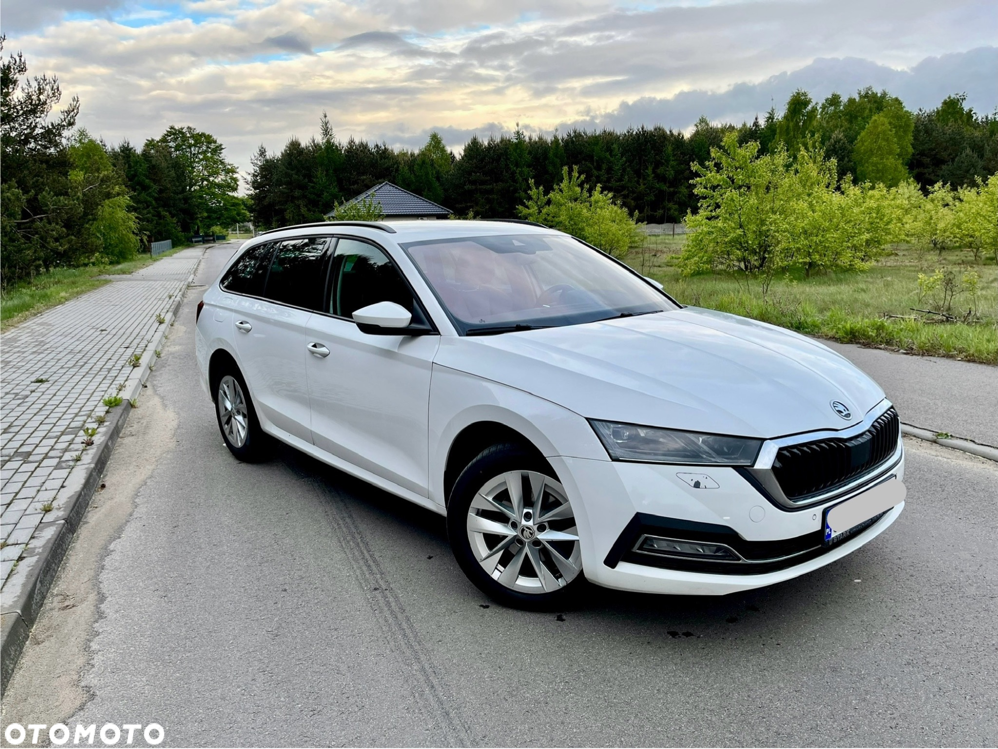 Skoda Octavia Combi 2.0 TDI DSG Premium Edition - 4