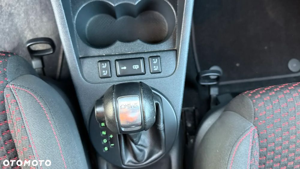 Skoda Fabia 1.4 TSI DSG RS - 18