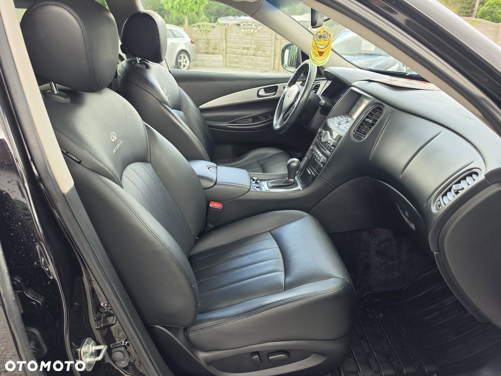 Infiniti QX50 - 10