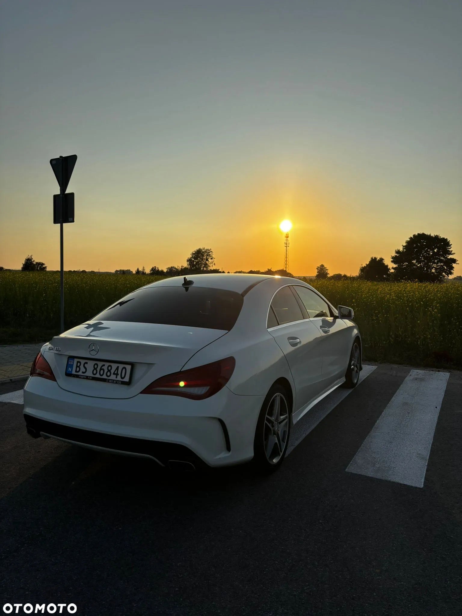 Mercedes-Benz CLA 180 7G-DCT AMG Line - 23