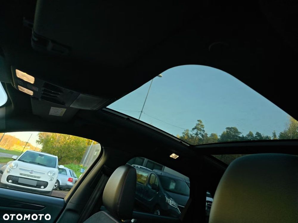 Ford Kuga 2.5 Duratec FHEV 4x4 ST-LINE - 37