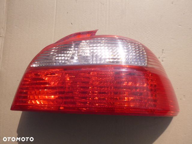 LAMPA PRAWY TYŁ PRAWA TYLNA TOYOTA AVENSIS I T22 SEDAN - 4