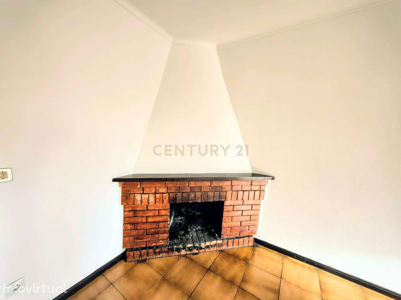 Prédio bi-familiar - grande potencial de rentabilização em Bustos - Grande imagem: 5/17