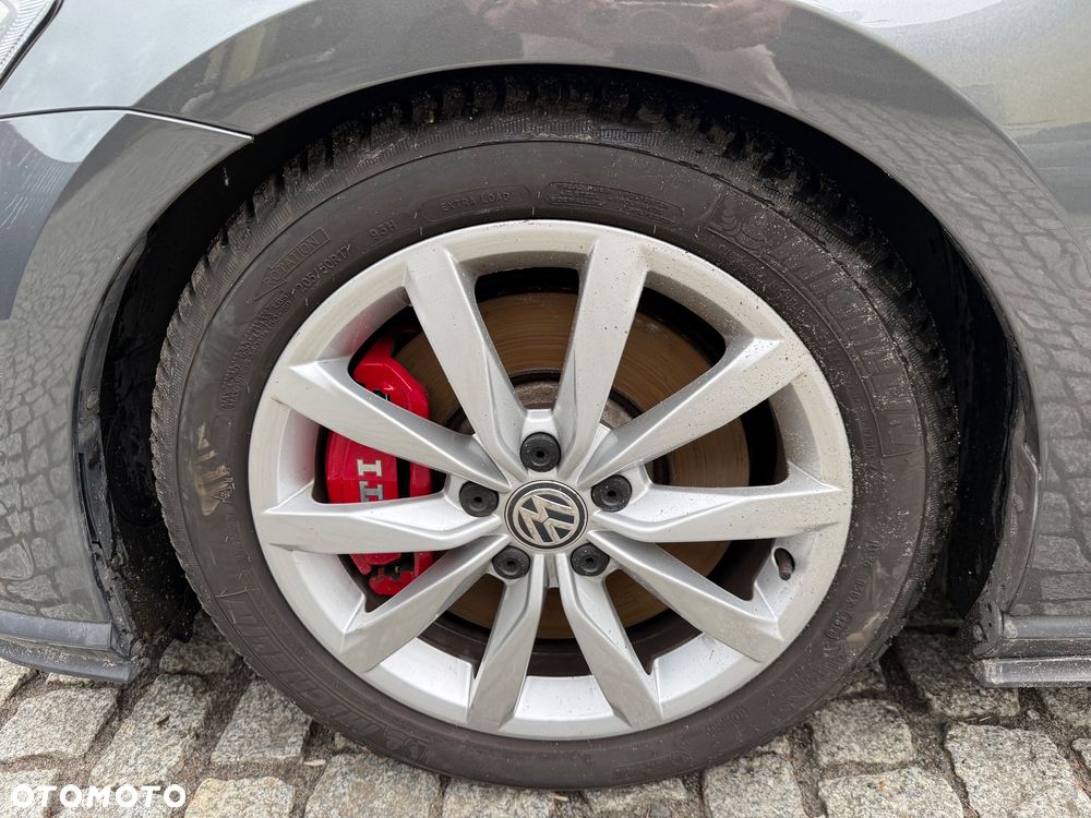 Volkswagen Golf - 12