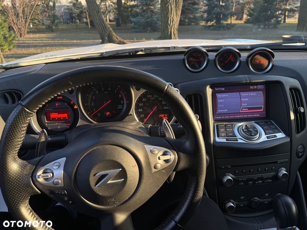 Nissan 370 Z - 17