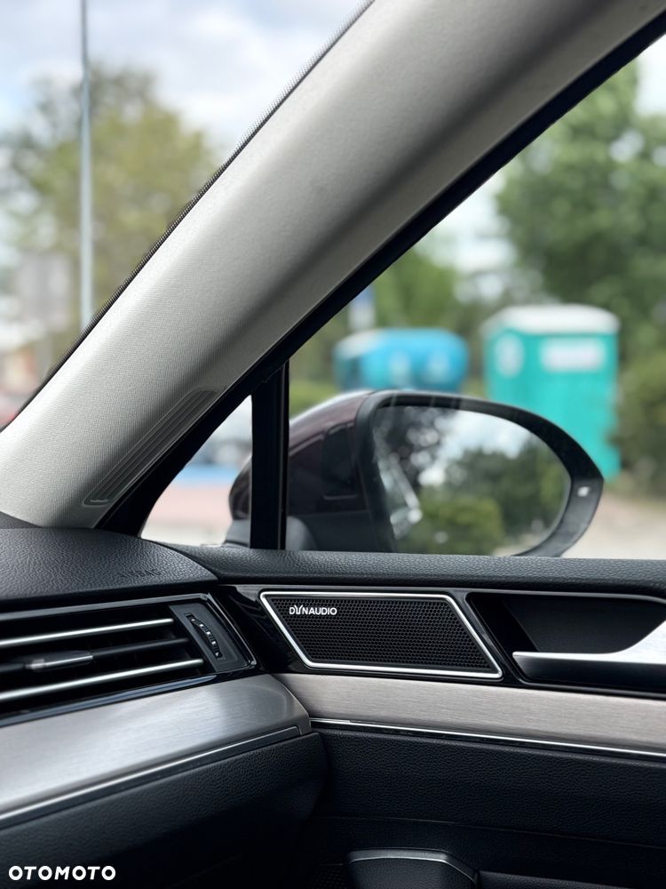 Volkswagen Passat - 24
