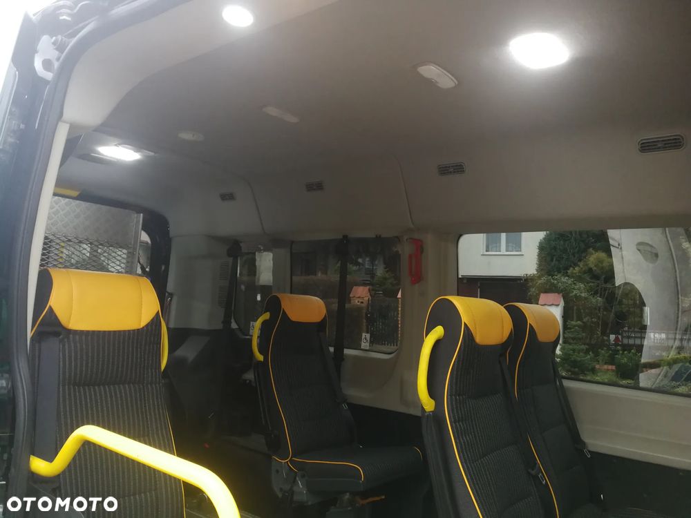 Ford Transit - 12