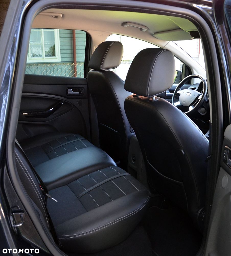 Ford Kuga 2.0 TDCi 2x4 Titanium - 11
