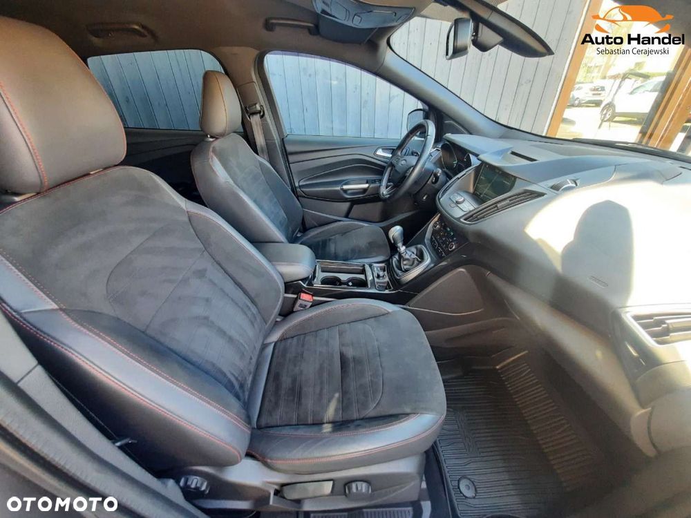 Ford Kuga 1.5 EcoBoost 2x4 ST-Line - 33