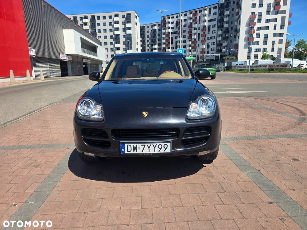 Porsche Cayenne - 1