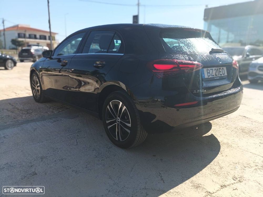 Mercedes-Benz A 250 e Progressive - 8