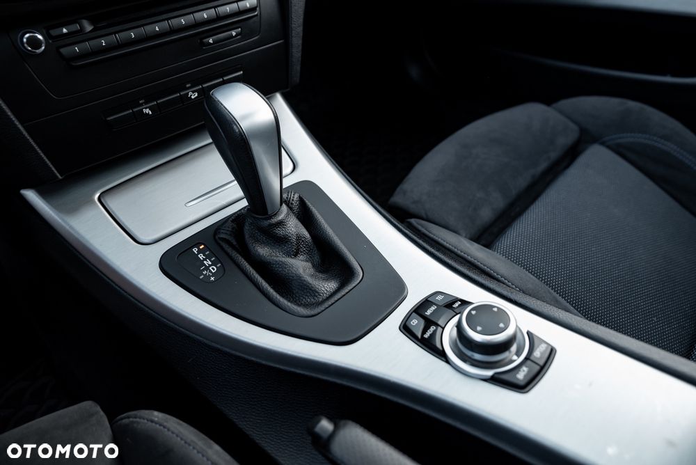 BMW Seria 3 320d xDrive - 32