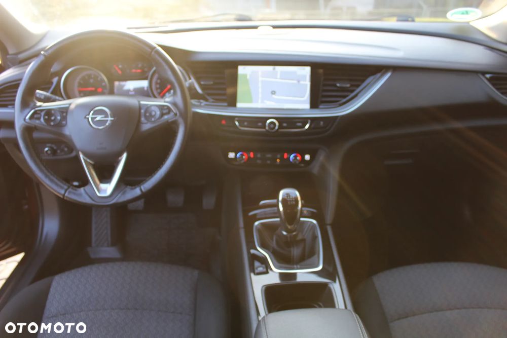 Opel Insignia - 30