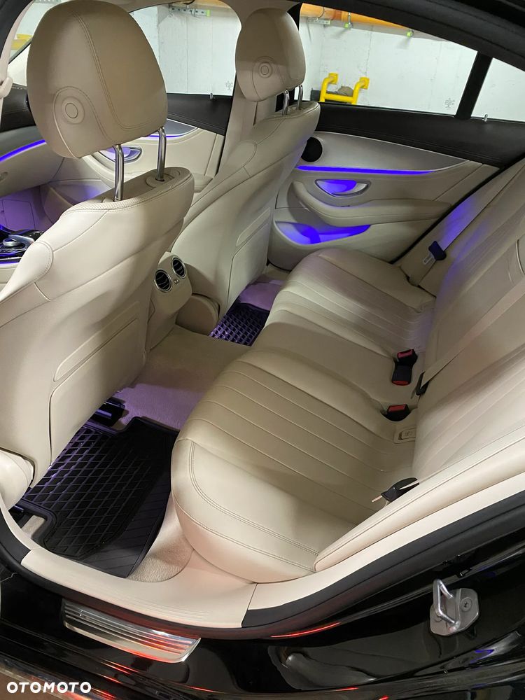 Mercedes-Benz Klasa E 200 4-Matic 9G-TRONIC - 4