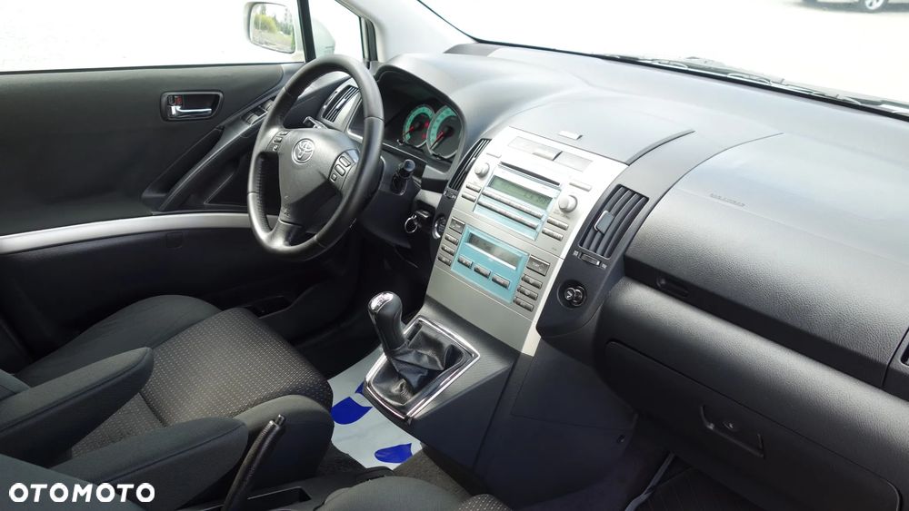 Toyota Corolla Verso 1.8 Premium + 7os - 30