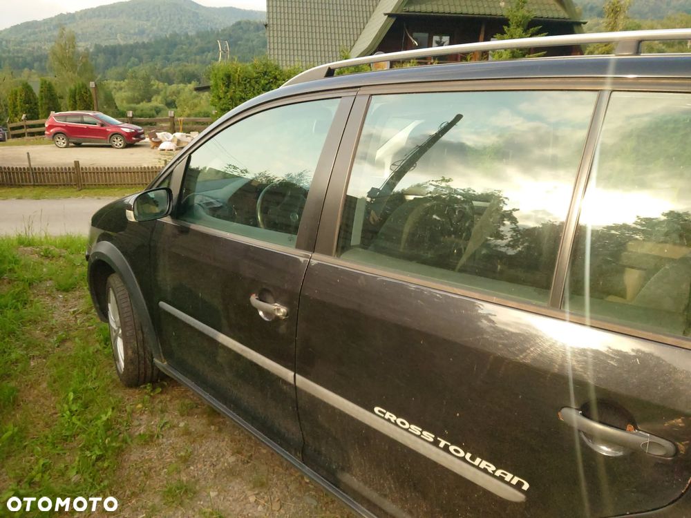 Volkswagen Touran 1.9 TDI DPF Cross DSG - 8