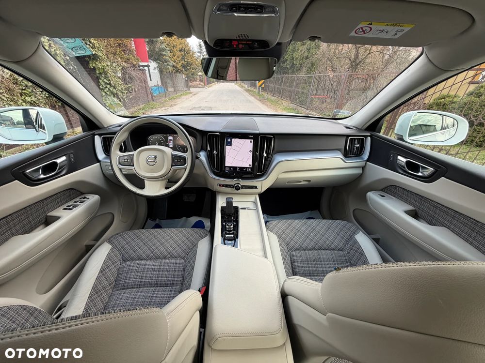 Volvo XC 60 B4 D AWD Momentum Pro - 7