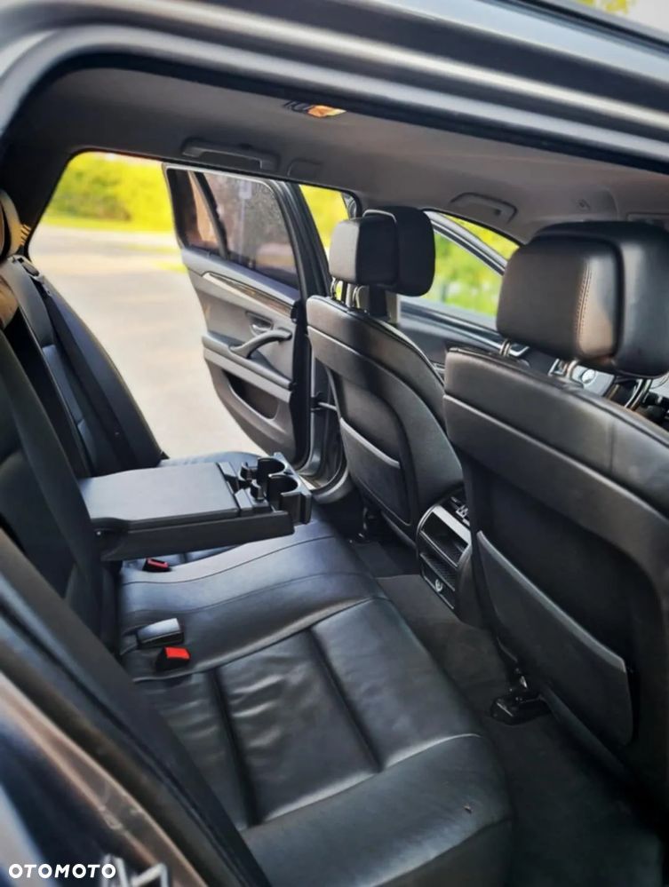 BMW Seria 5 525d - 8