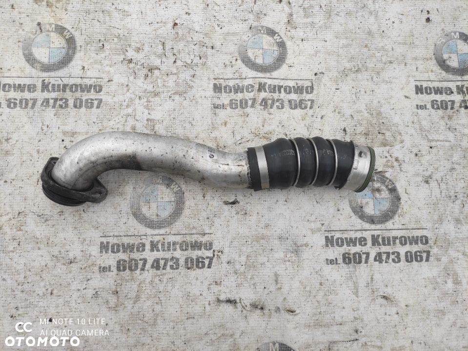 BMW E90 E91 2.0d Przewód Rura Intercoolera Powietrza 7795304 - 1