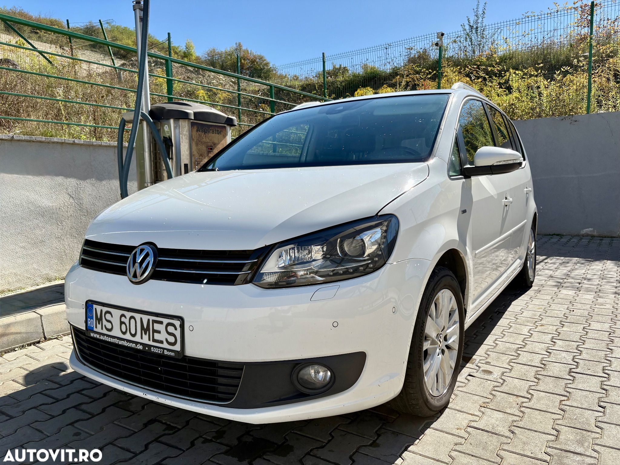 Volkswagen Touran 2.0 TDI Comfortline - 1