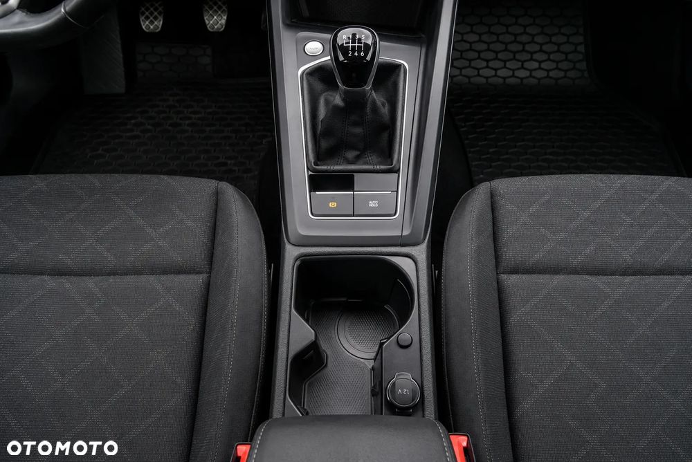 Volkswagen Golf 2.0 TDI SCR Life - 27