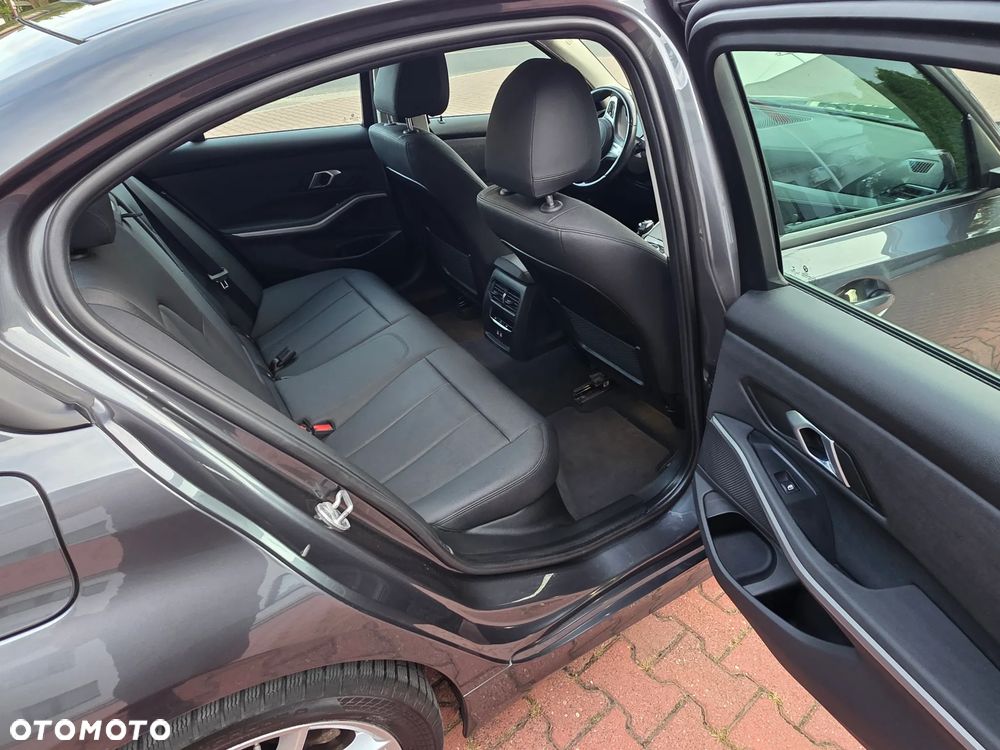 BMW Seria 3 320d MHEV Advantage - 24