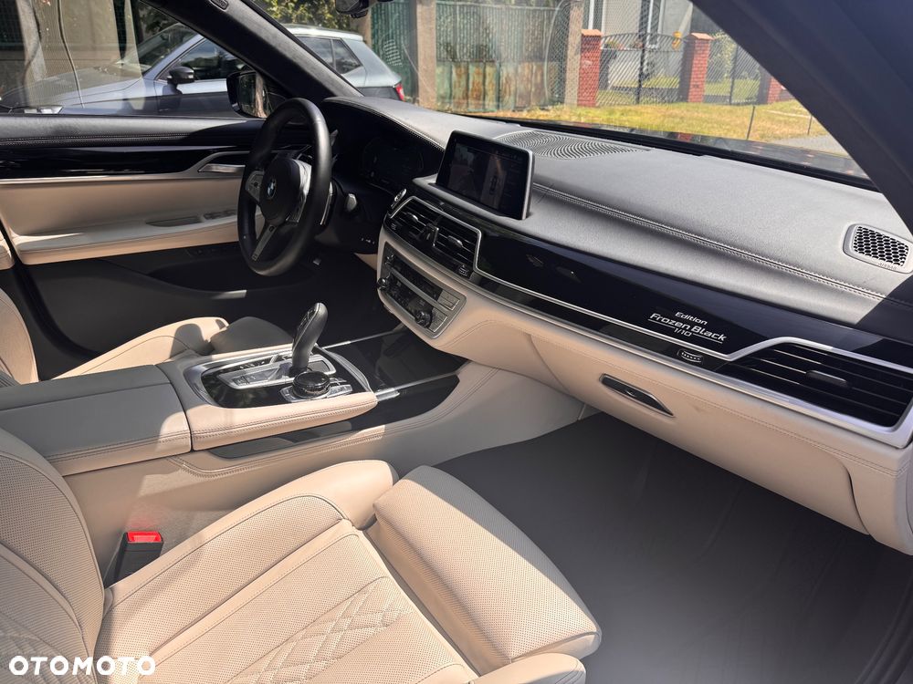 BMW Seria 7 750i xDrive - 11