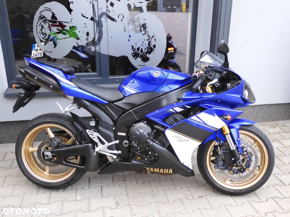 Yamaha R1 - 9