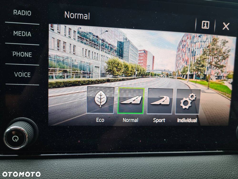 Skoda Karoq 1.6 TDI 4x2 Style DSG - 14