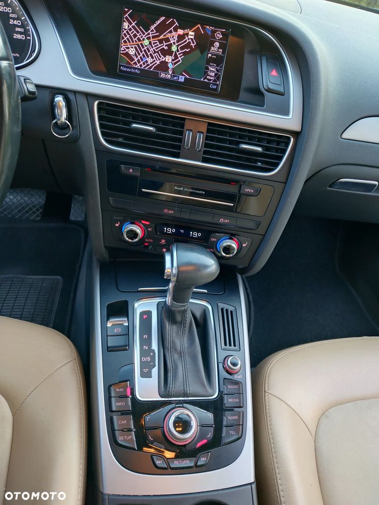 Audi A4 Limousine - 13